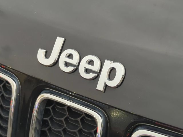 Thumbnail: 2018 Jeep Compass - 3