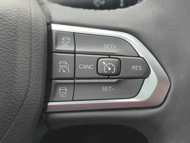 Thumbnail: 2023 Jeep Compass - 32