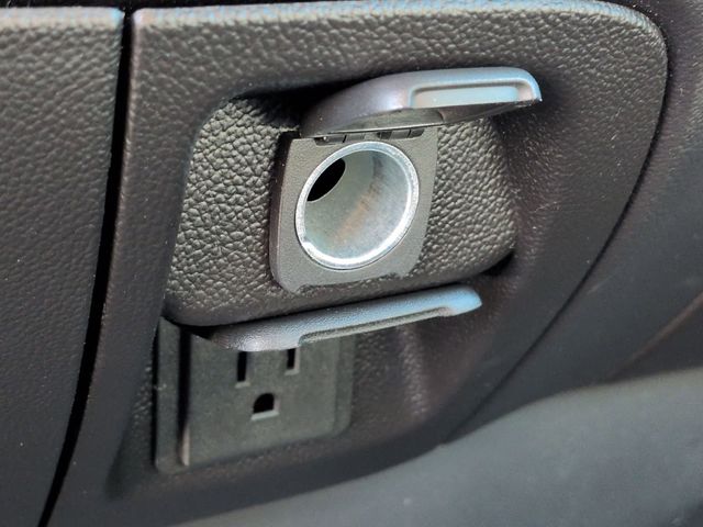 Thumbnail: 2016 Chevrolet Silverado 1500 - 32