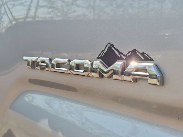 Thumbnail: 2019 Toyota Tacoma - 6