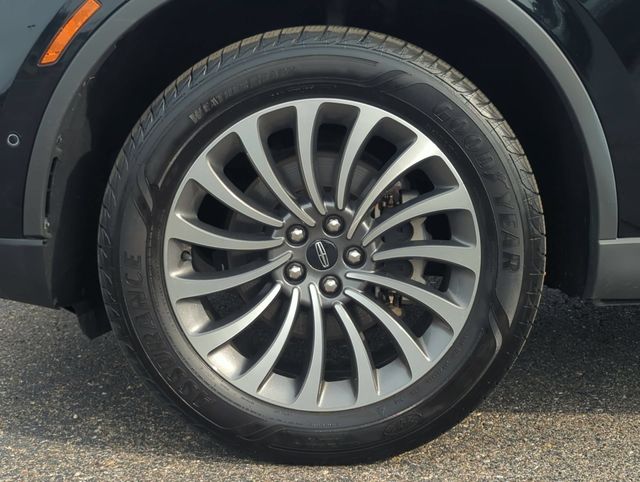 Thumbnail: 2021 Lincoln Aviator - 25