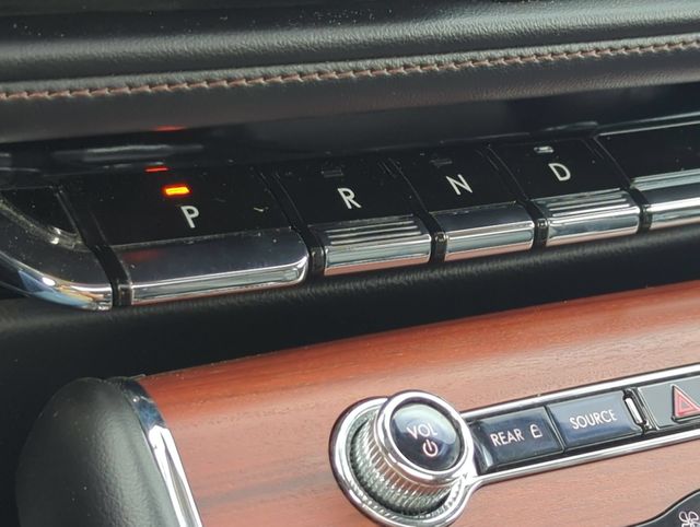 Thumbnail: 2021 Lincoln Aviator - 37