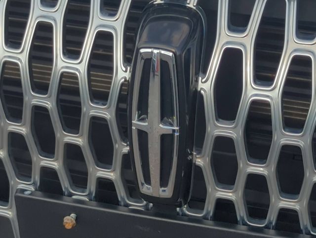 Thumbnail: 2023 Lincoln Corsair - 6