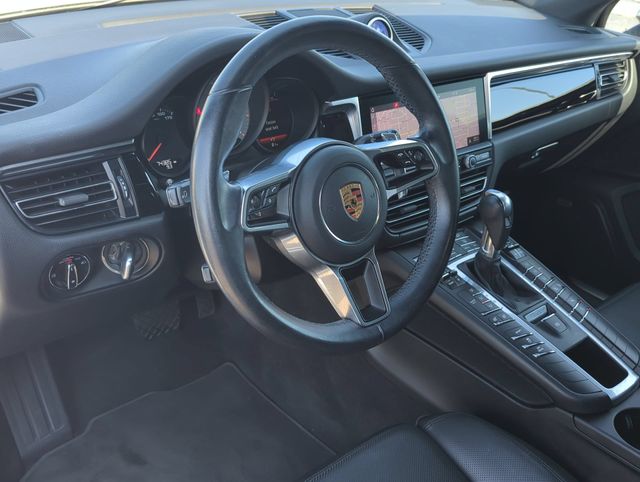 Thumbnail: 2020 Porsche Macan - 2