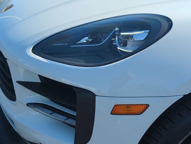 Thumbnail: 2020 Porsche Macan - 24