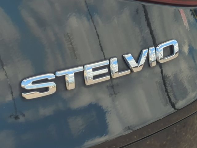 Thumbnail: 2021 Alfa Romeo Stelvio - 7
