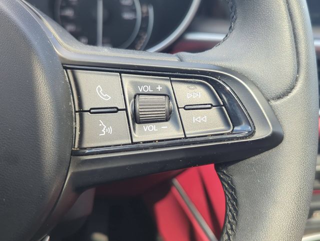 Thumbnail: 2021 Alfa Romeo Stelvio - 32