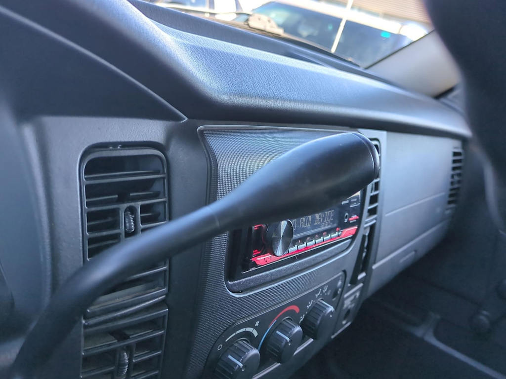 Thumbnail: 2002 Dodge Dakota - 32