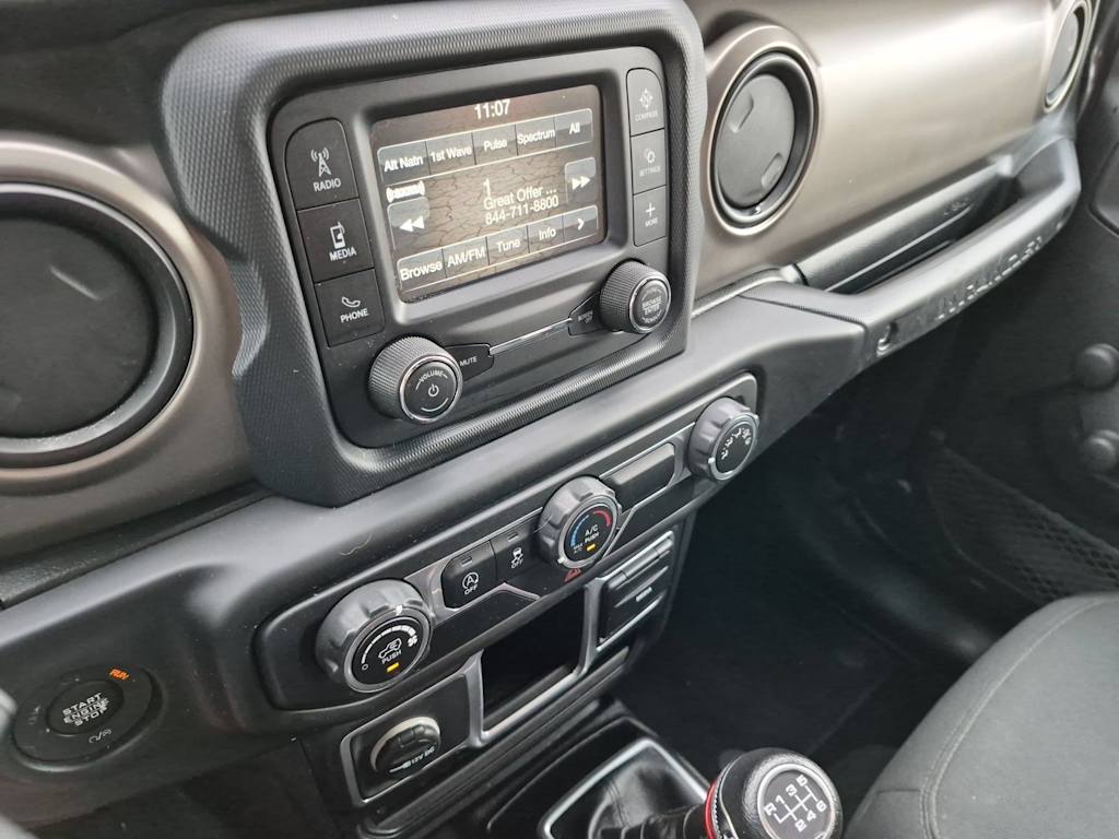 Thumbnail: 2018 Jeep Wrangler - 13