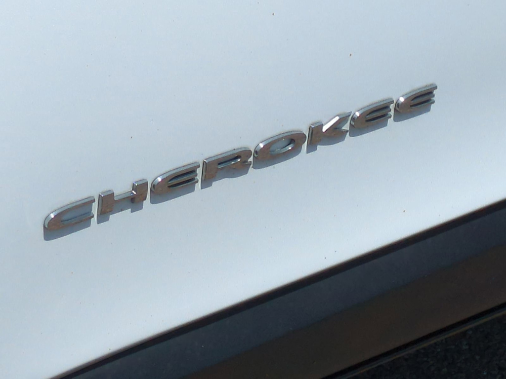 Thumbnail: 2018 Jeep Cherokee - 7