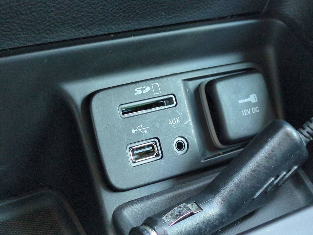 Thumbnail: 2018 Jeep Cherokee - 15
