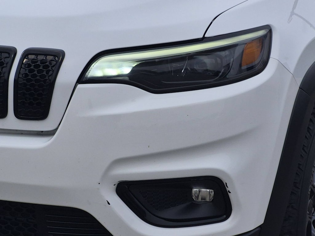Thumbnail: 2022 Jeep Cherokee - 24
