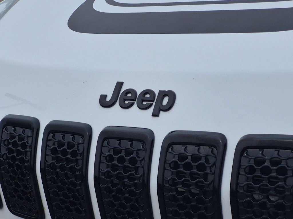 Thumbnail: 2022 Jeep Cherokee - 7