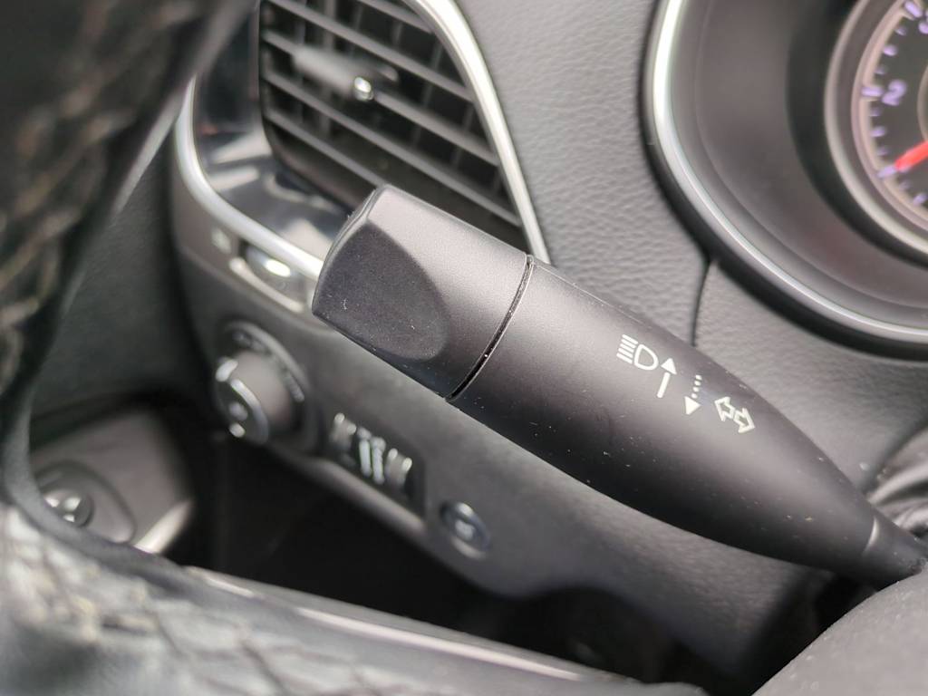 Thumbnail: 2020 Jeep Cherokee - 15