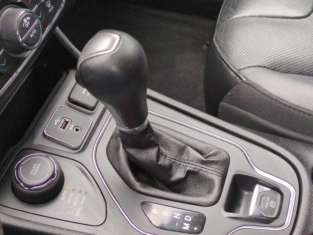 Thumbnail: 2020 Jeep Cherokee - 36