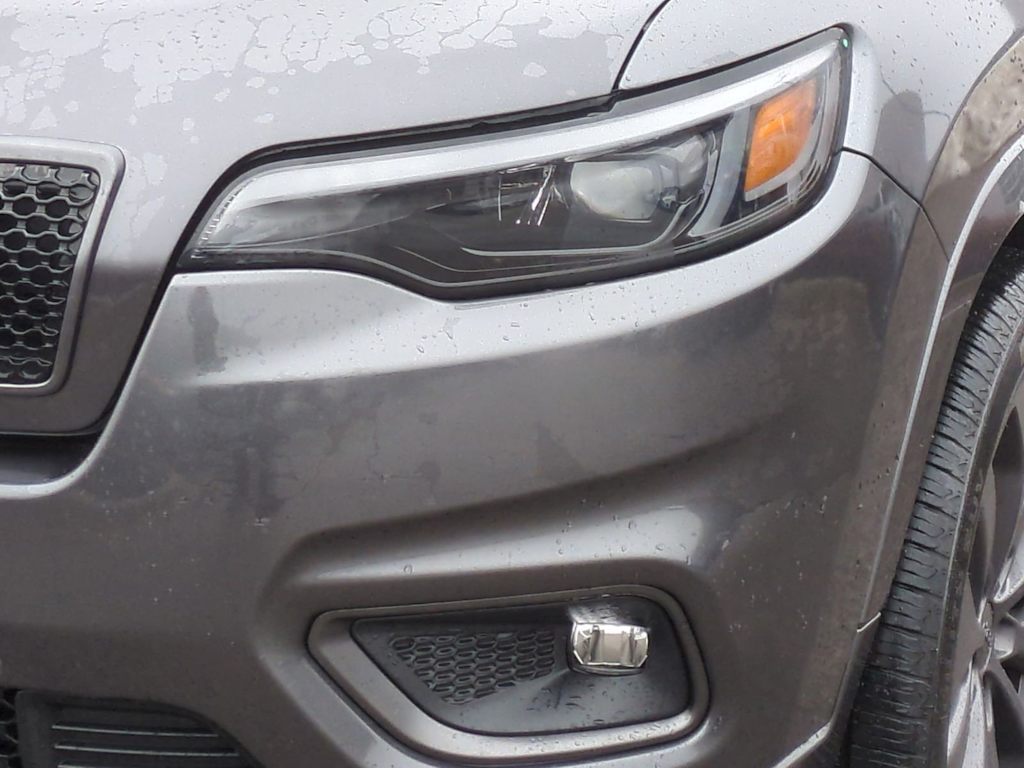 Thumbnail: 2020 Jeep Cherokee - 24