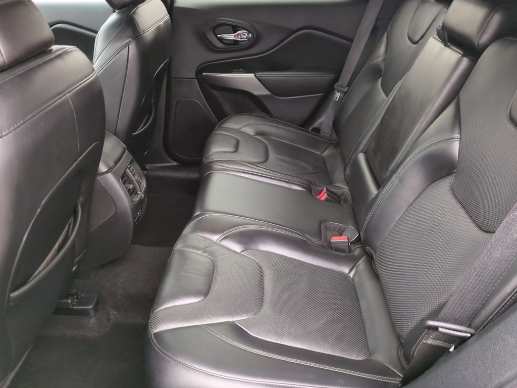 Thumbnail: 2020 Jeep Cherokee - 27