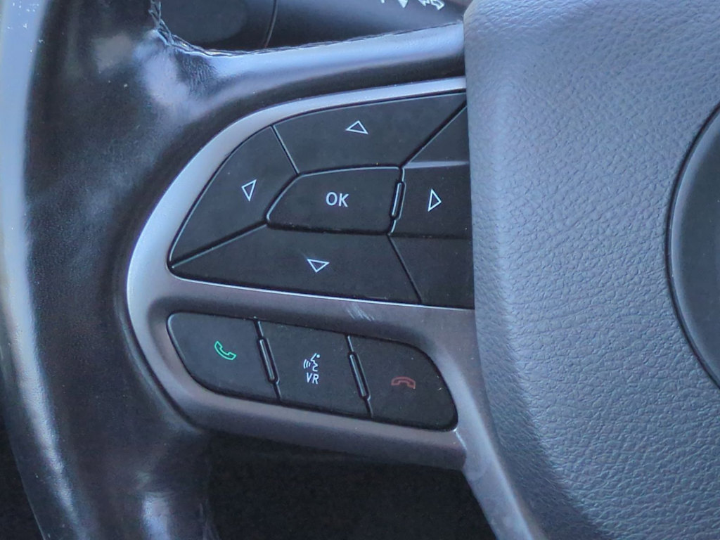 Thumbnail: 2020 Jeep Cherokee - 28