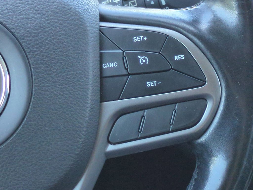 Thumbnail: 2020 Jeep Cherokee - 29