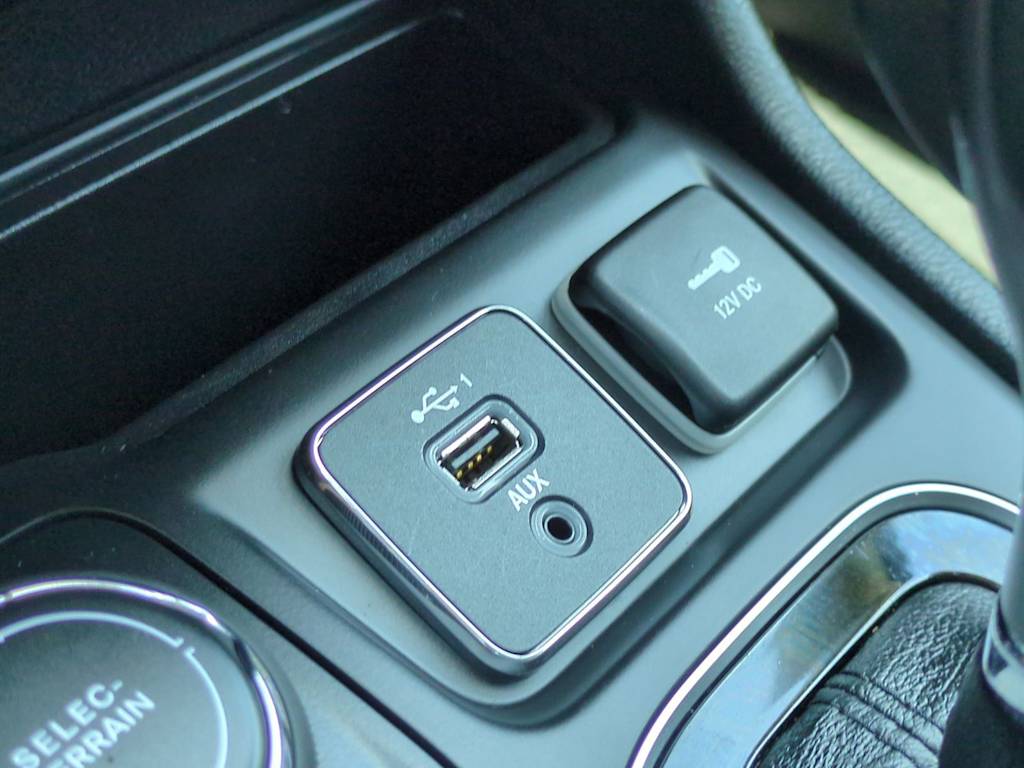 Thumbnail: 2020 Jeep Cherokee - 33