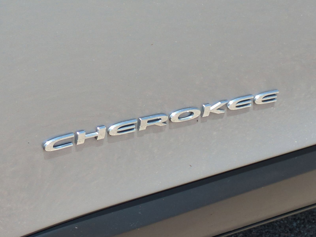 Thumbnail: 2020 Jeep Cherokee - 6