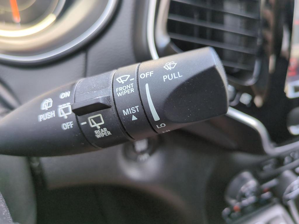 Thumbnail: 2020 Jeep Cherokee - 30