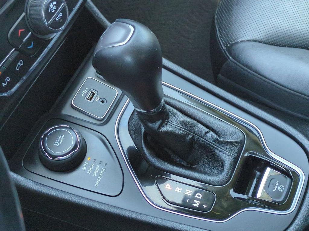 Thumbnail: 2020 Jeep Cherokee - 34