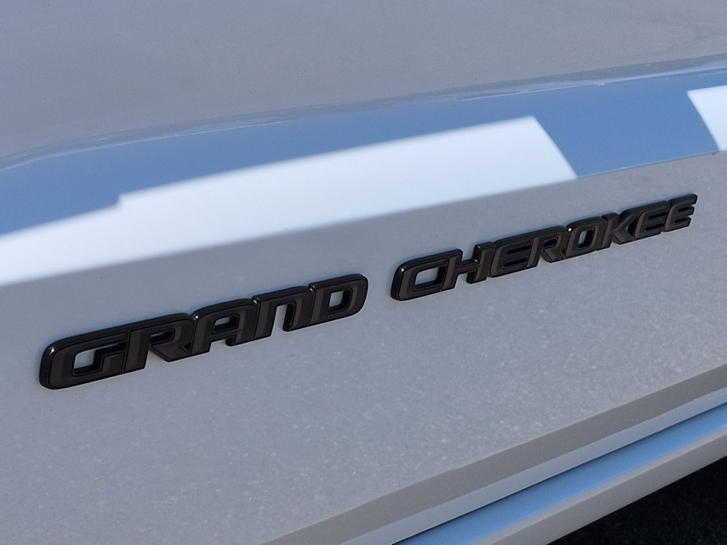 Thumbnail: 2020 Jeep Grand Cherokee - 25