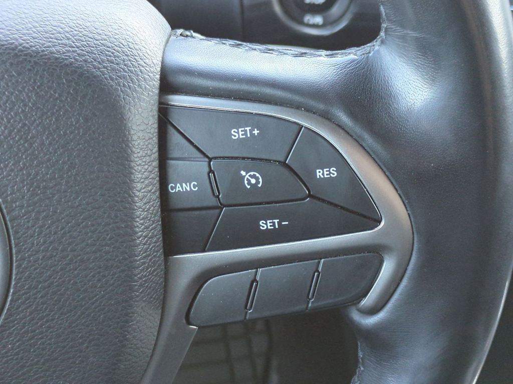 Thumbnail: 2019 Jeep Grand Cherokee - 30