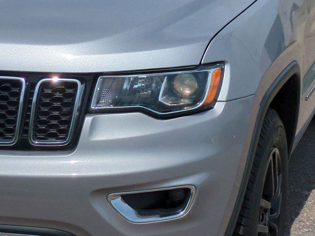 Thumbnail: 2021 Jeep Grand Cherokee - 24