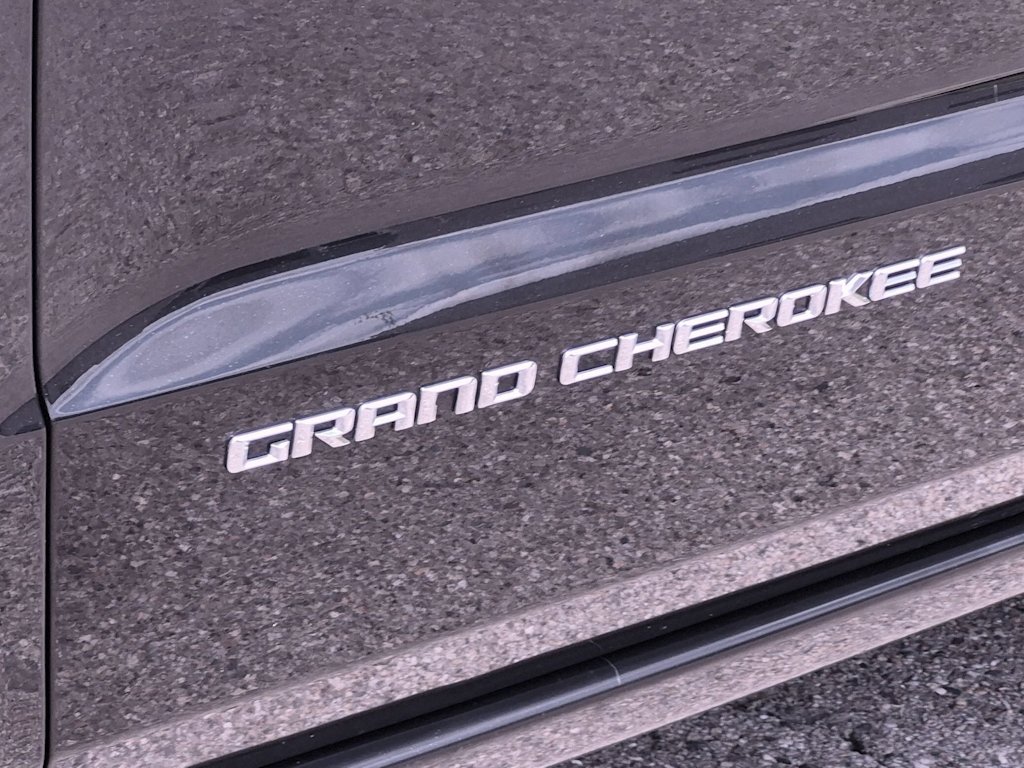 Thumbnail: 2014 Jeep Grand Cherokee - 24