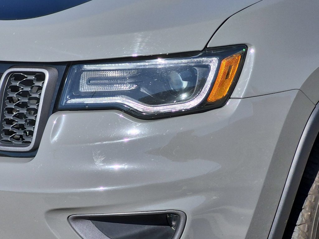 Thumbnail: 2021 Jeep Grand Cherokee - 24