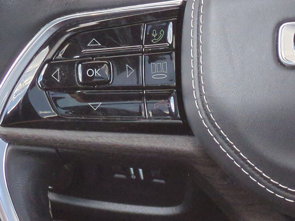 Thumbnail: 2022 Jeep Grand Cherokee - 31