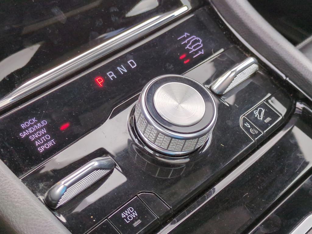 Thumbnail: 2022 Jeep Grand Cherokee - 38