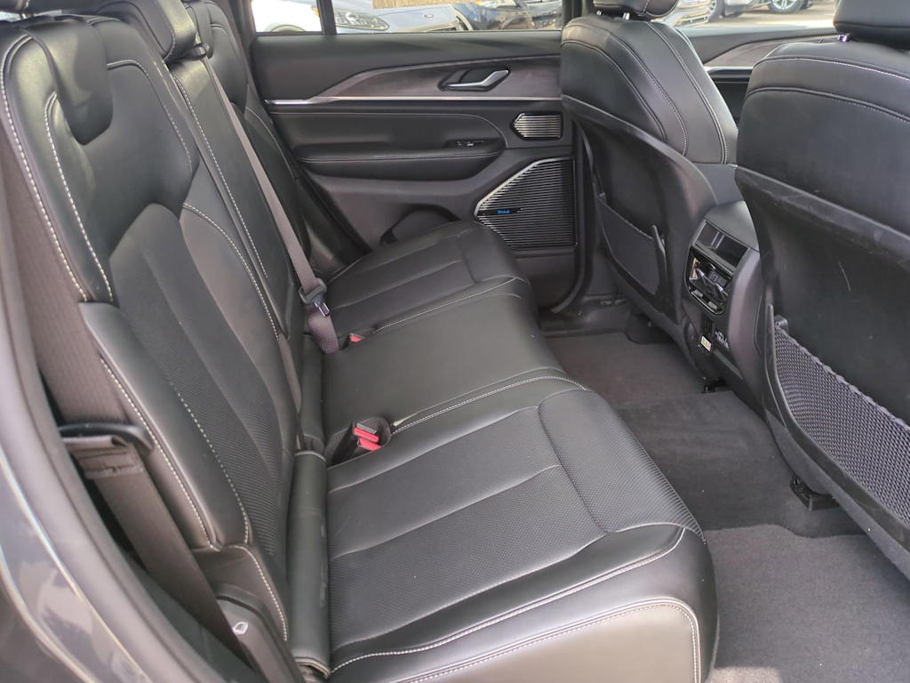 Thumbnail: 2022 Jeep Grand Cherokee - 29