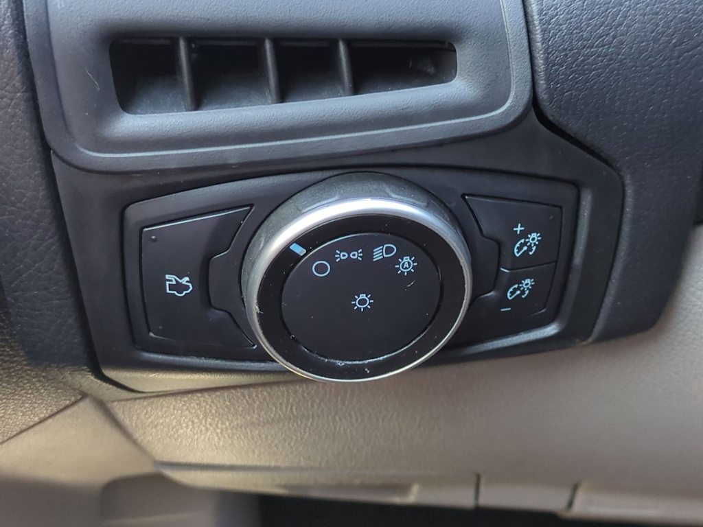 Thumbnail: 2016 Ford Focus - 31