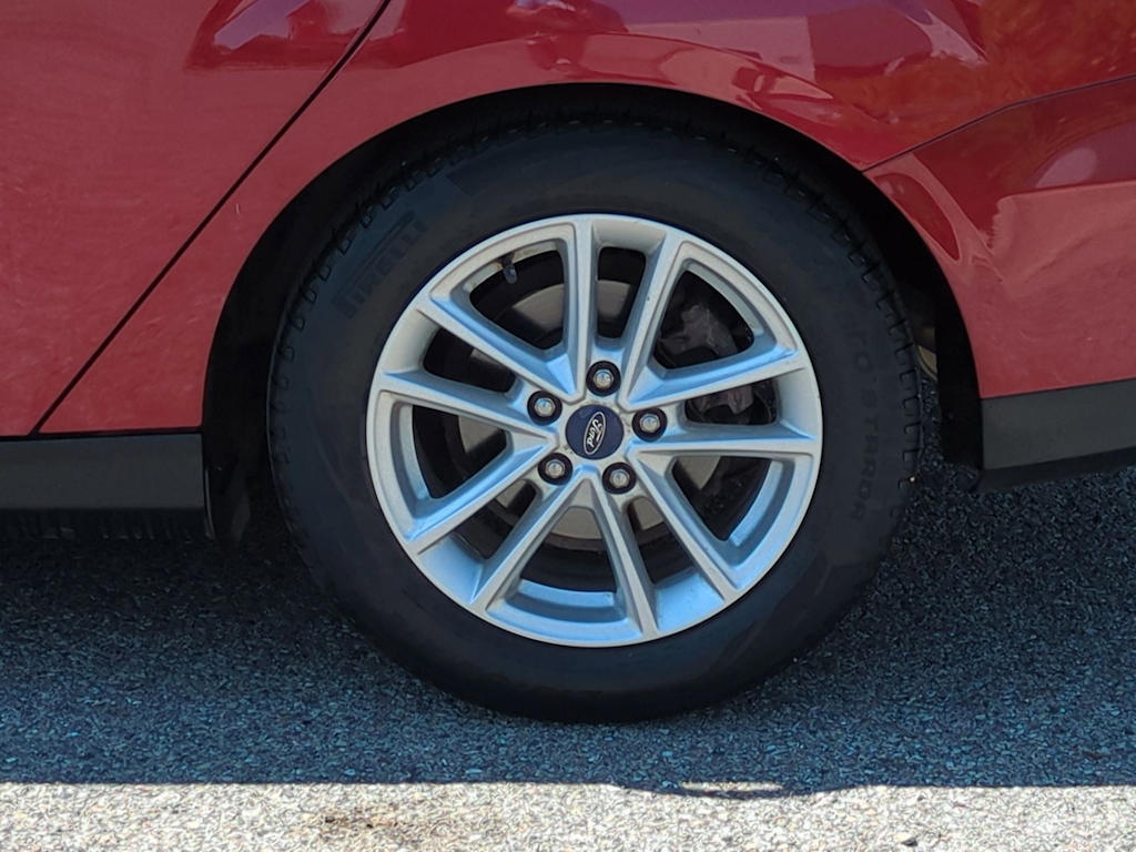 Thumbnail: 2016 Ford Focus - 8