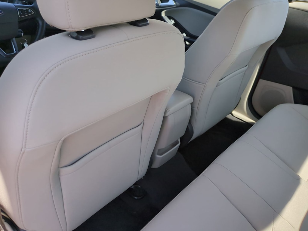 Thumbnail: 2016 Ford Focus - 12