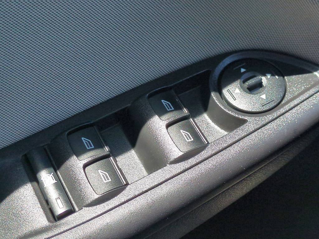 Thumbnail: 2016 Ford Focus - 33