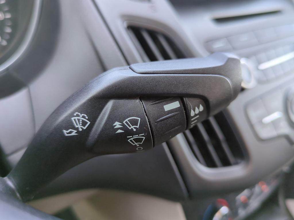 Thumbnail: 2016 Ford Focus - 15