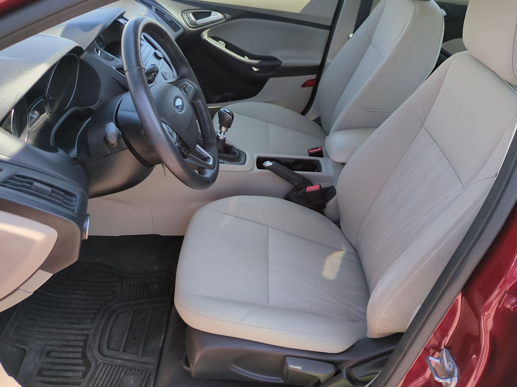 Thumbnail: 2016 Ford Focus - 10