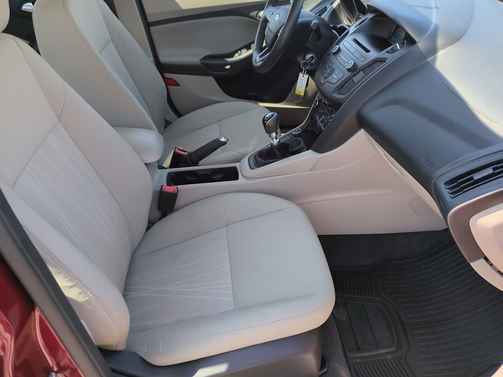 Thumbnail: 2016 Ford Focus - 11