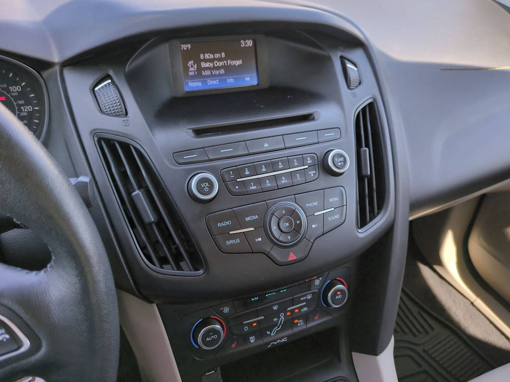 Thumbnail: 2016 Ford Focus - 14