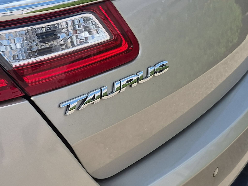 Thumbnail: 2017 Ford Taurus - 24
