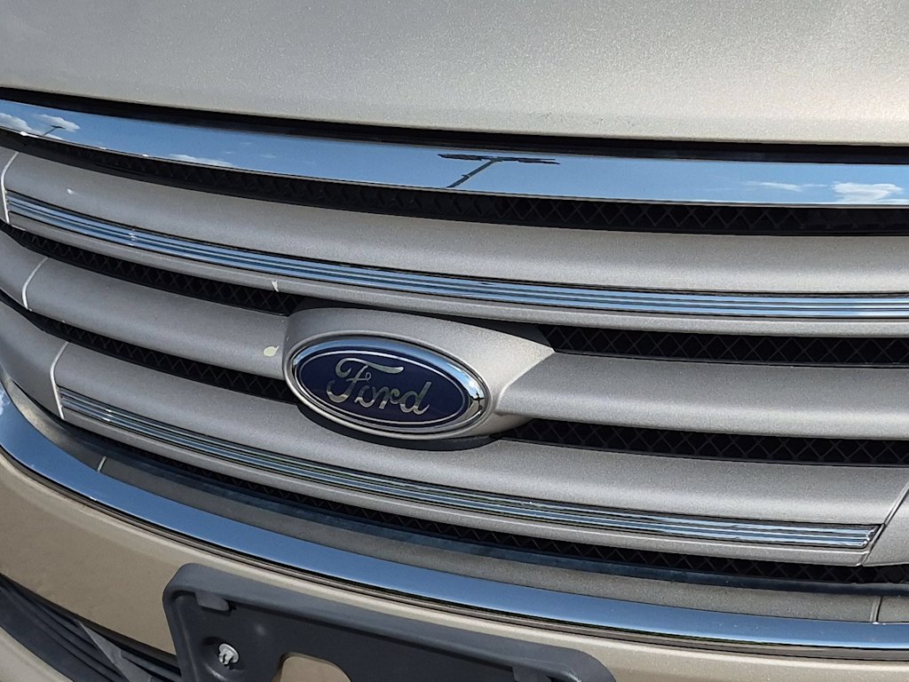 Thumbnail: 2017 Ford Taurus - 7
