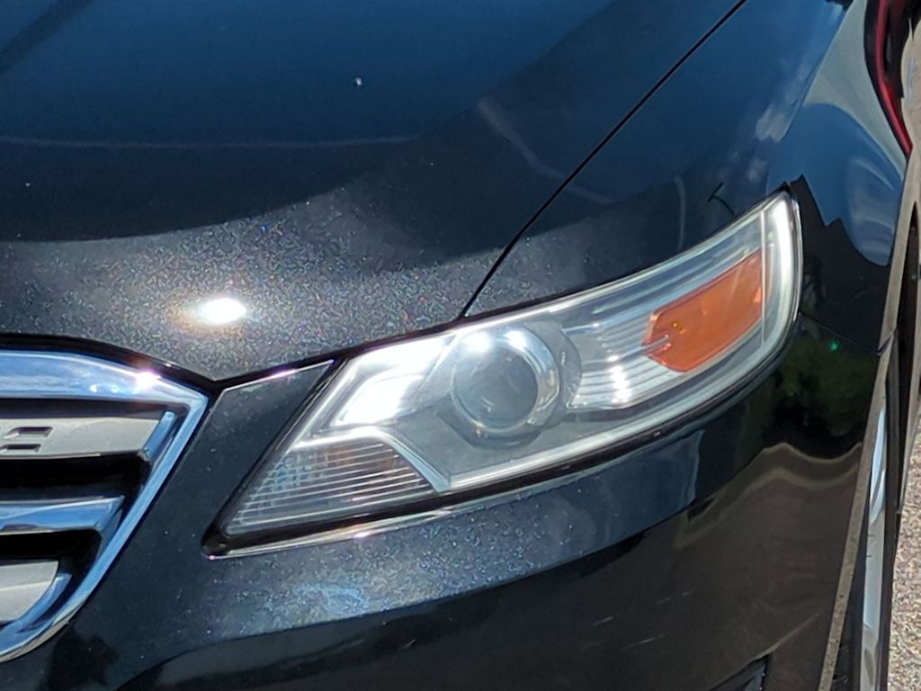 Thumbnail: 2011 Ford Taurus - 23