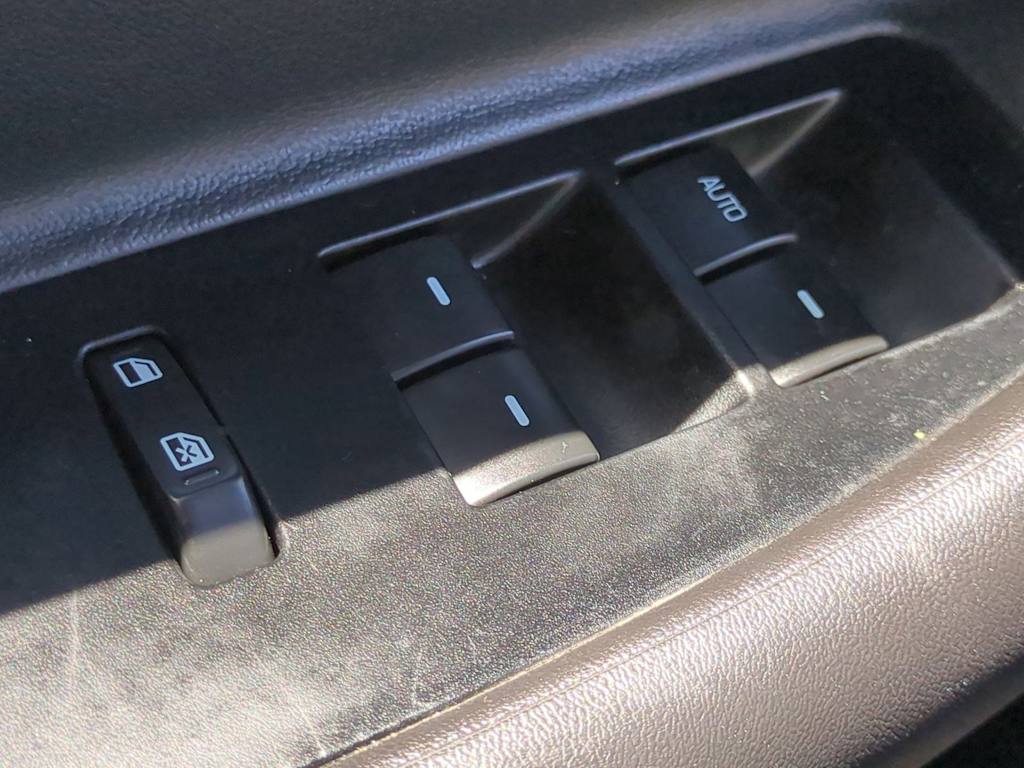 Thumbnail: 2011 Ford Taurus - 33