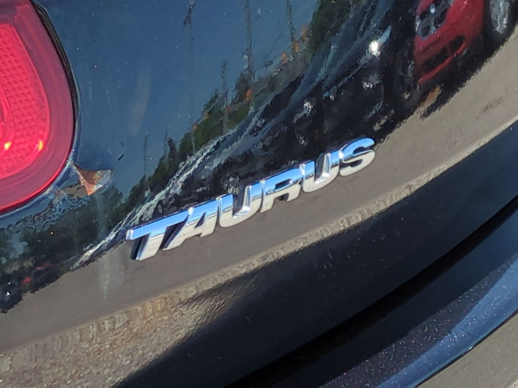 Thumbnail: 2011 Ford Taurus - 24