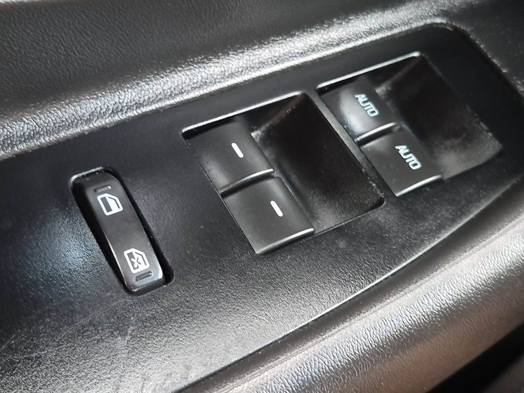 Thumbnail: 2012 Ford Taurus - 30