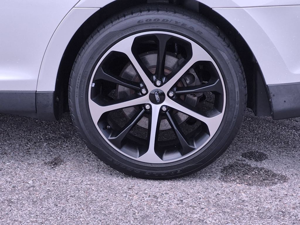 Thumbnail: 2015 Ford Taurus - 7